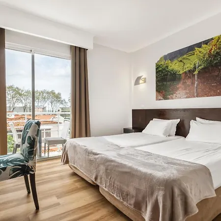 White Waters Hotel 3*