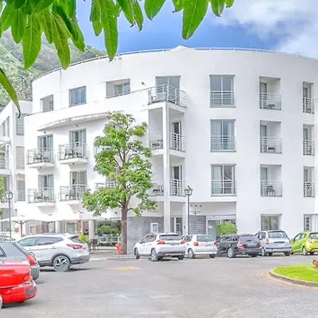 White Waters 3* Machico (Madeira)