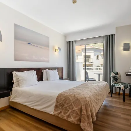 Hotell White Waters Machico (Madeira)