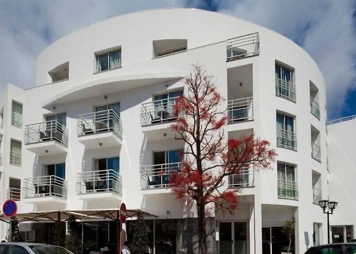 White Waters Hotell 3*