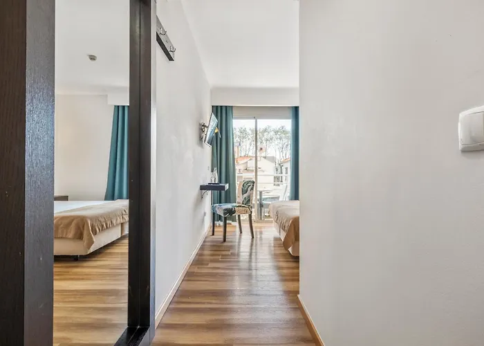 白色水域酒店 酒店