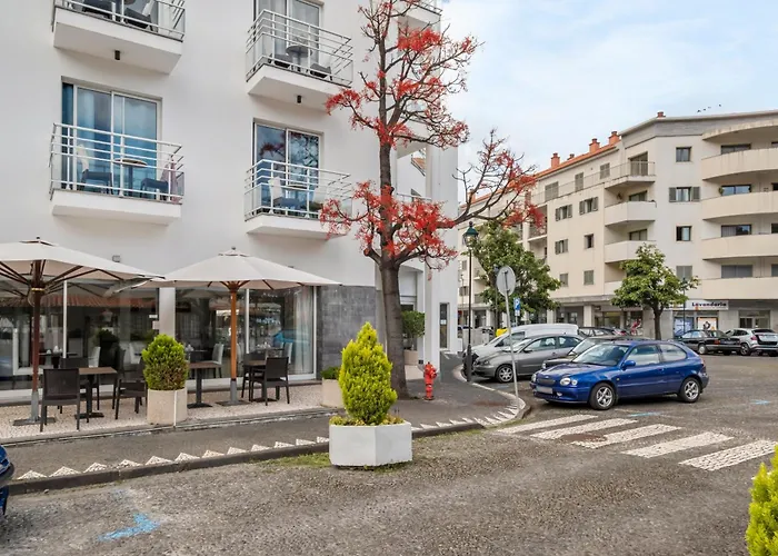 Hotell White Waters Machico (Madeira)