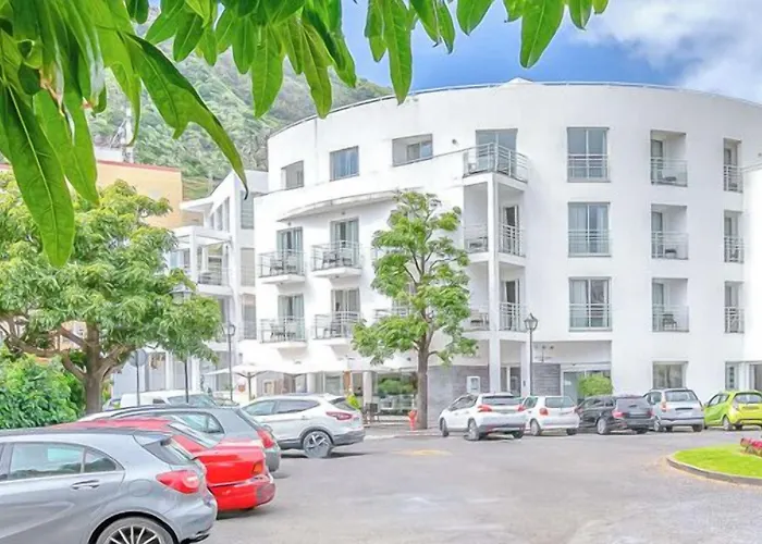 白色水域酒店 酒店