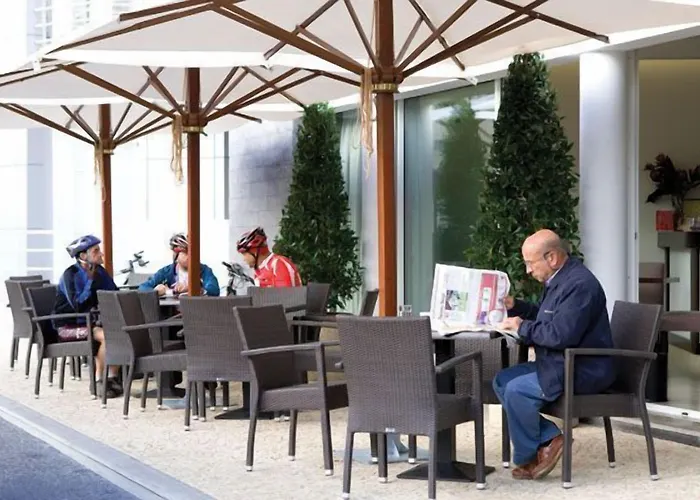 白色水域酒店 3*