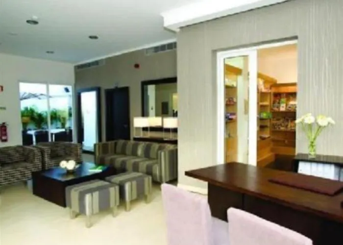 Hotell White Waters Machico (Madeira)